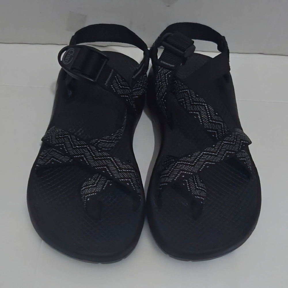 CHACO Vibram WOMENS SIZE 7  BLACK & GRAY STRAPPY SANDAL W/ VIBRAM SOLE